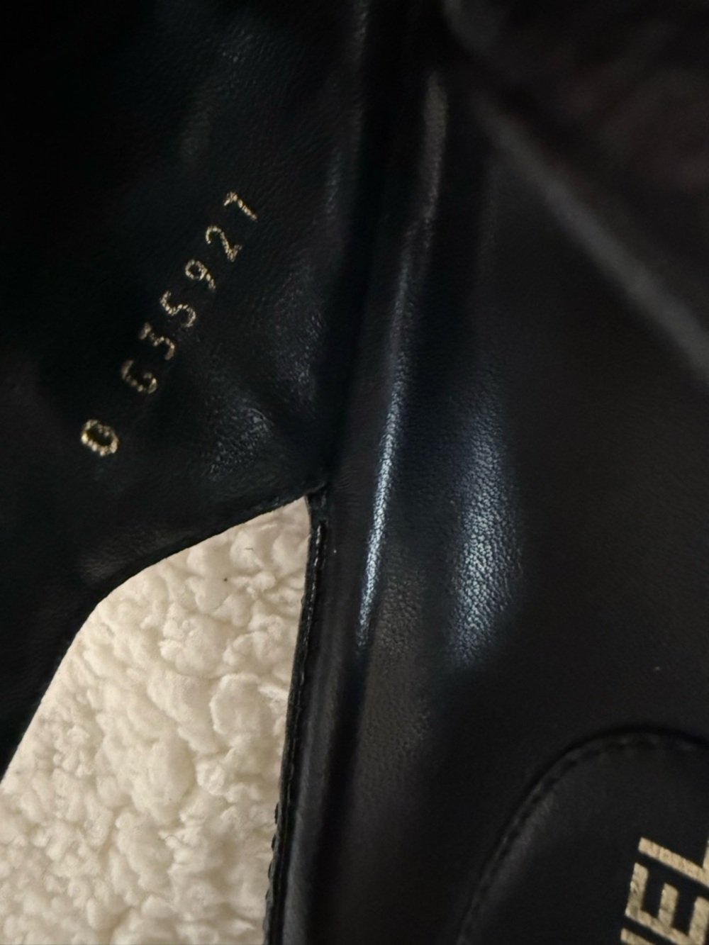 CHANEL quilted Dad sandals with gold hardware - Picture 13 of 16